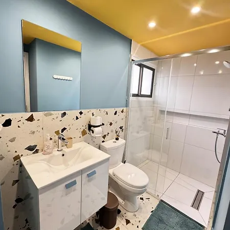 Modern N14 Kitchenette Private Bathroom Daire Limasol