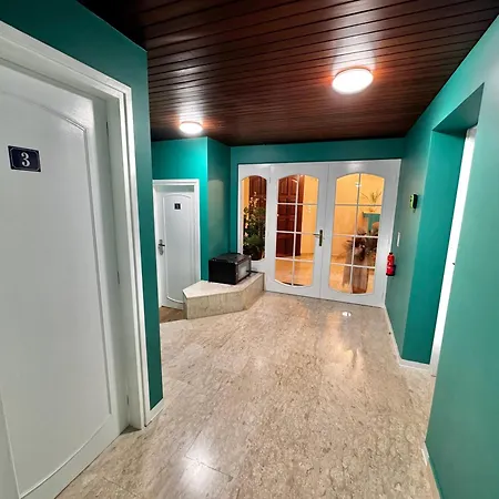Daire Modern N14 Kitchenette Private Bathroom