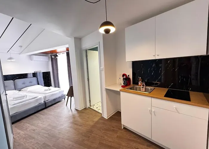 Modern N14 Kitchenette Private Bathroom Daire *